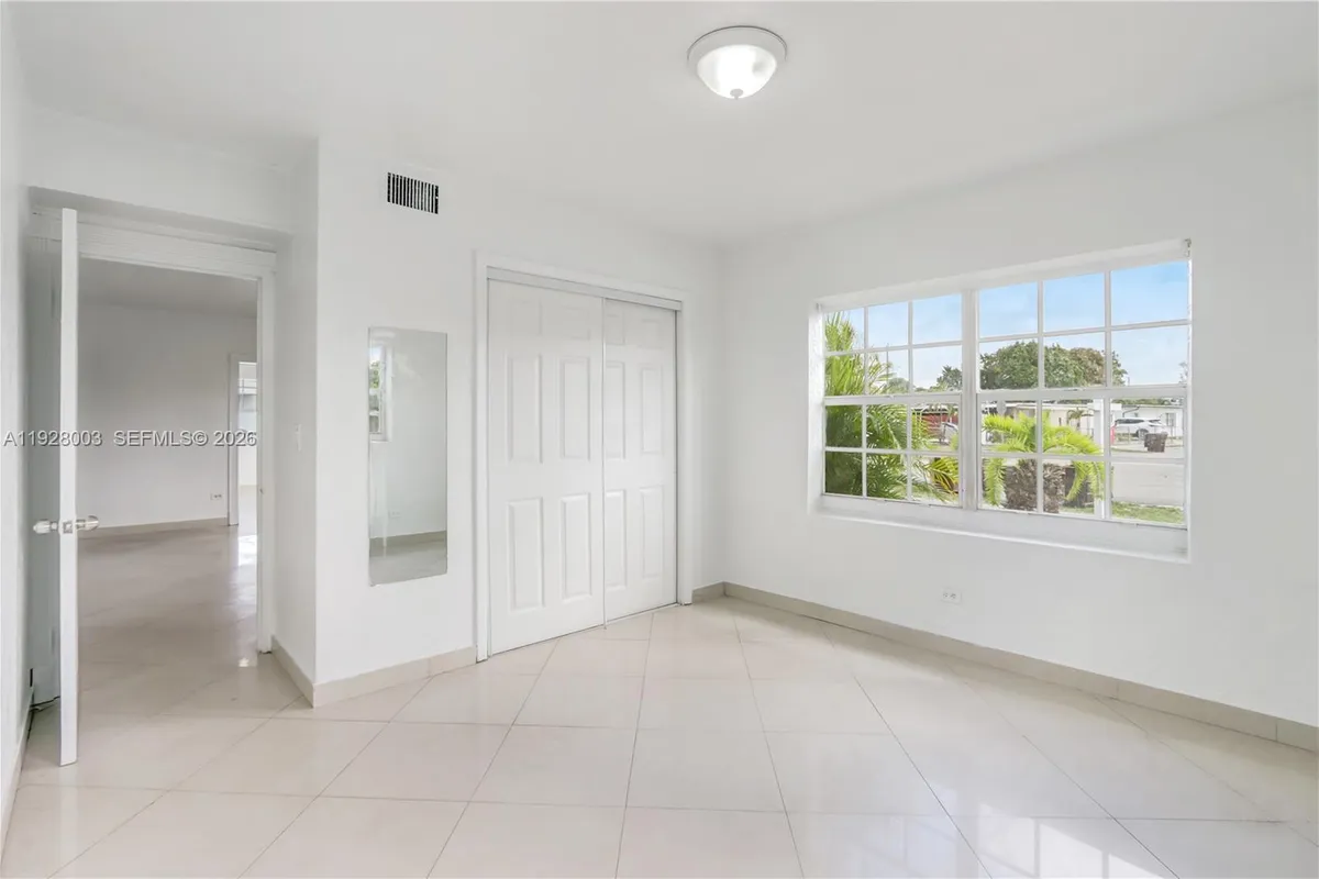 1540 E 8th Ct, Hialeah FL 33010