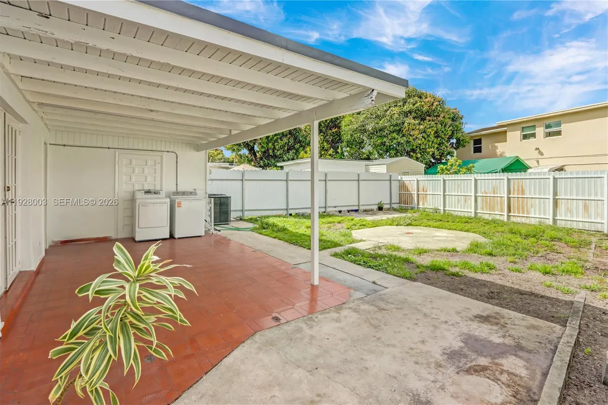 1540 E 8th Ct, Hialeah FL 33010