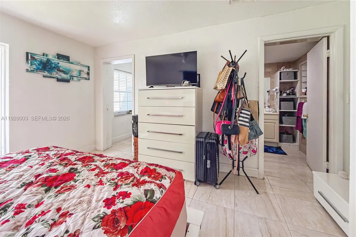 1540 E 8th Ct, Hialeah FL 33010