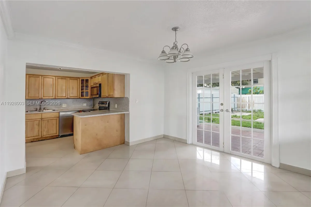 1540 E 8th Ct, Hialeah FL 33010