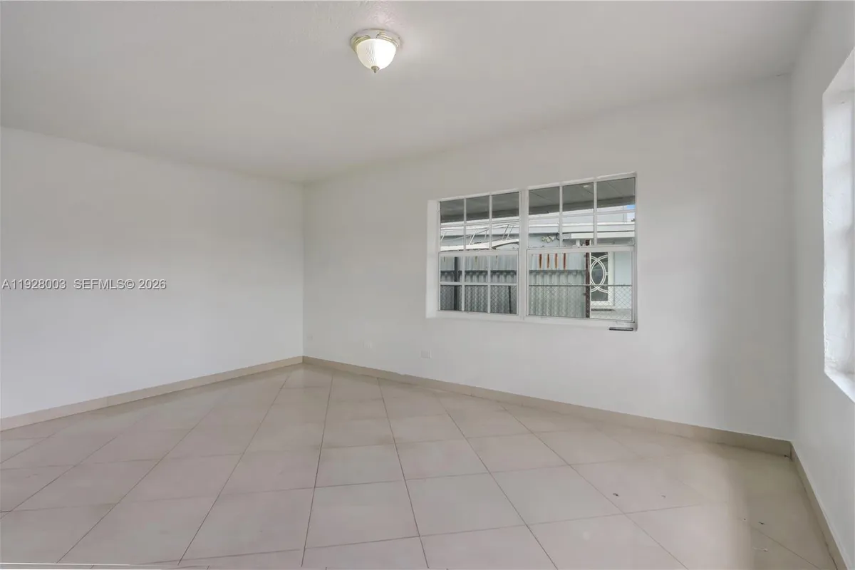 1540 E 8th Ct, Hialeah FL 33010