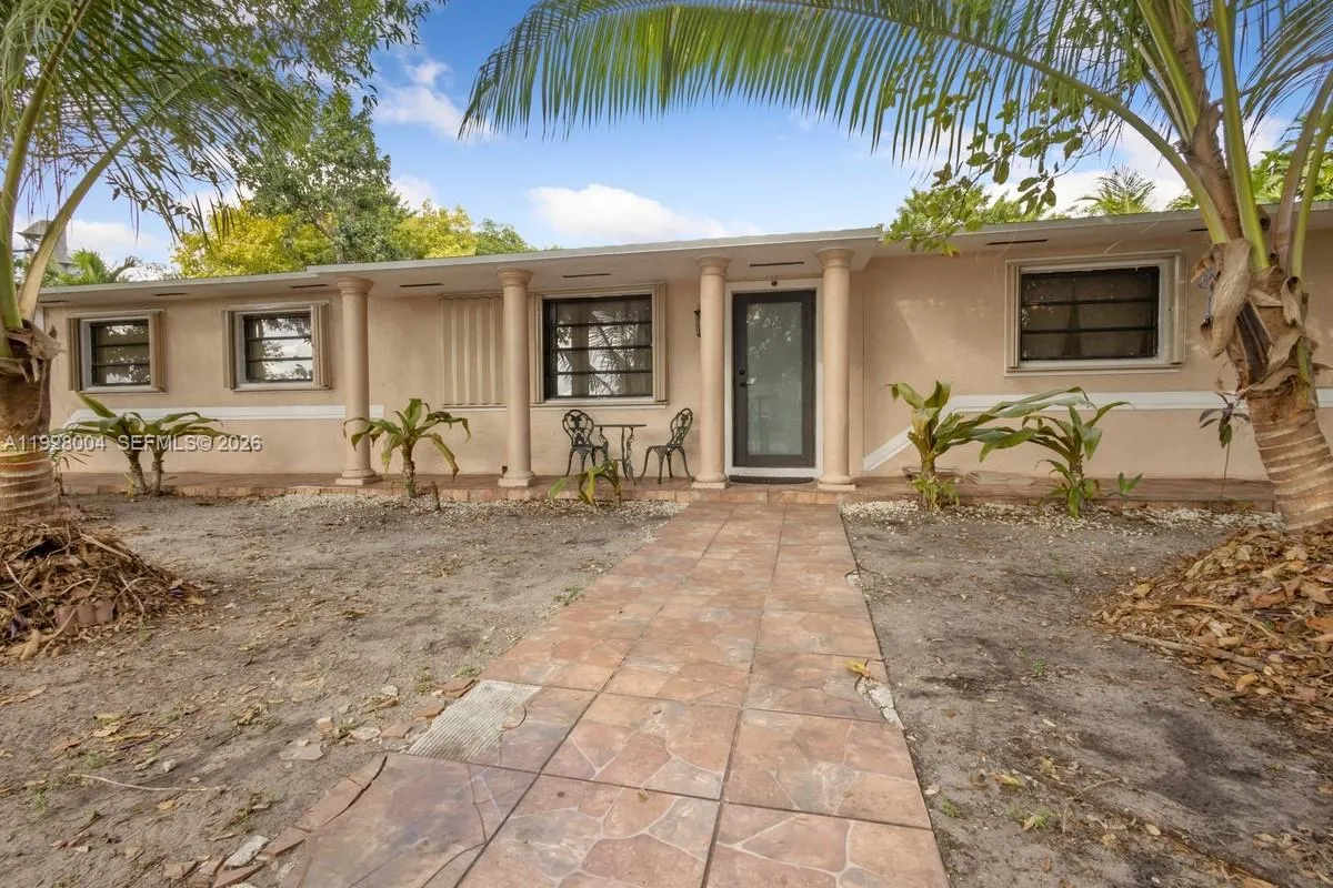 111 NE 175th St, North Miami Beach FL 33162