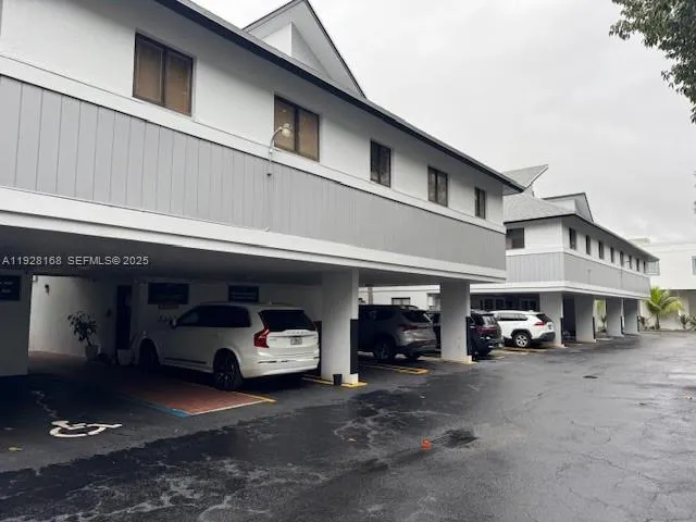 7325 SW 63rd Ave # B, South Miami FL 33143