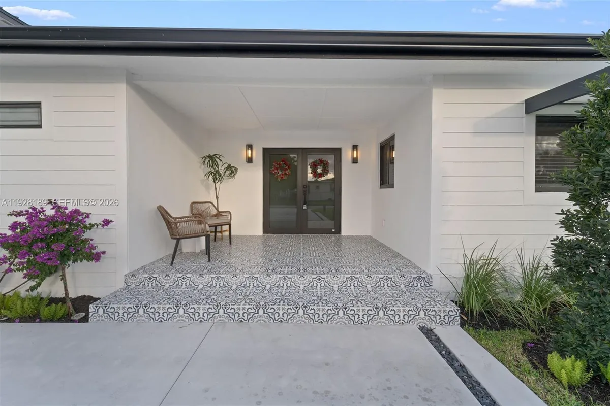 2735 SW 65th Ave, Miami FL 33155