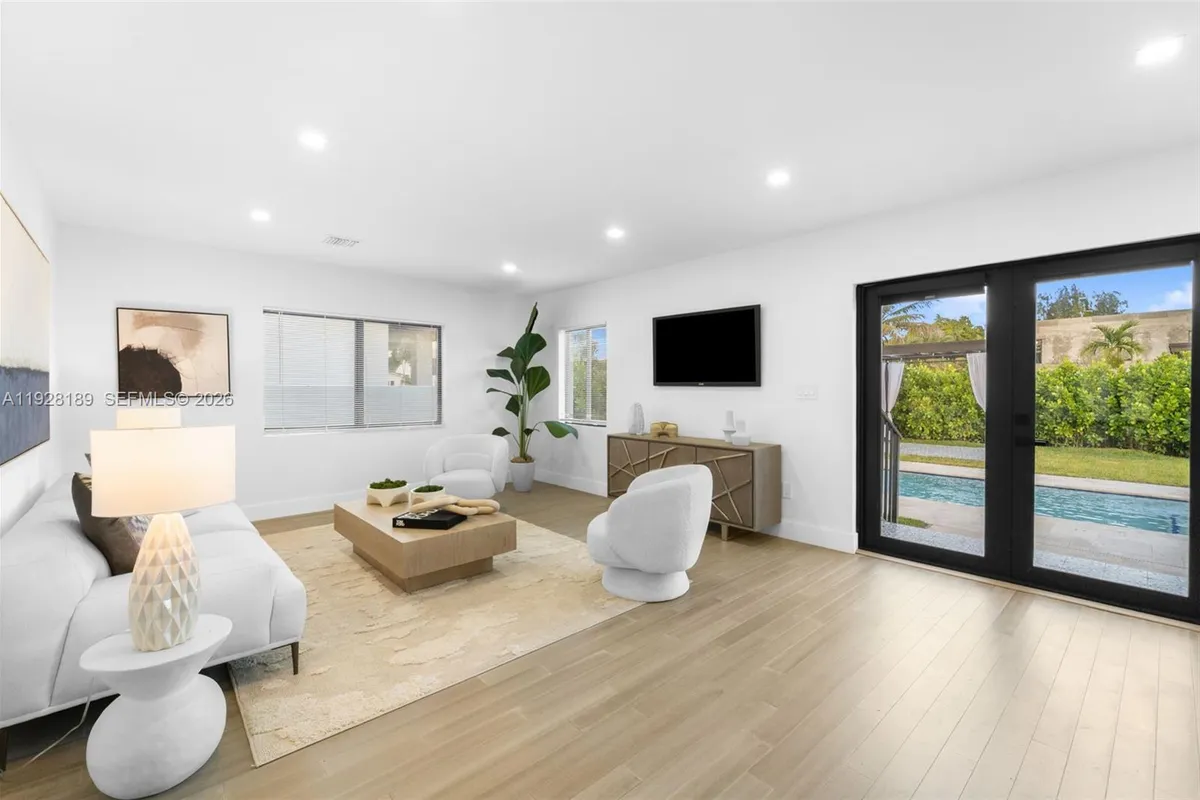 2735 SW 65th Ave, Miami FL 33155