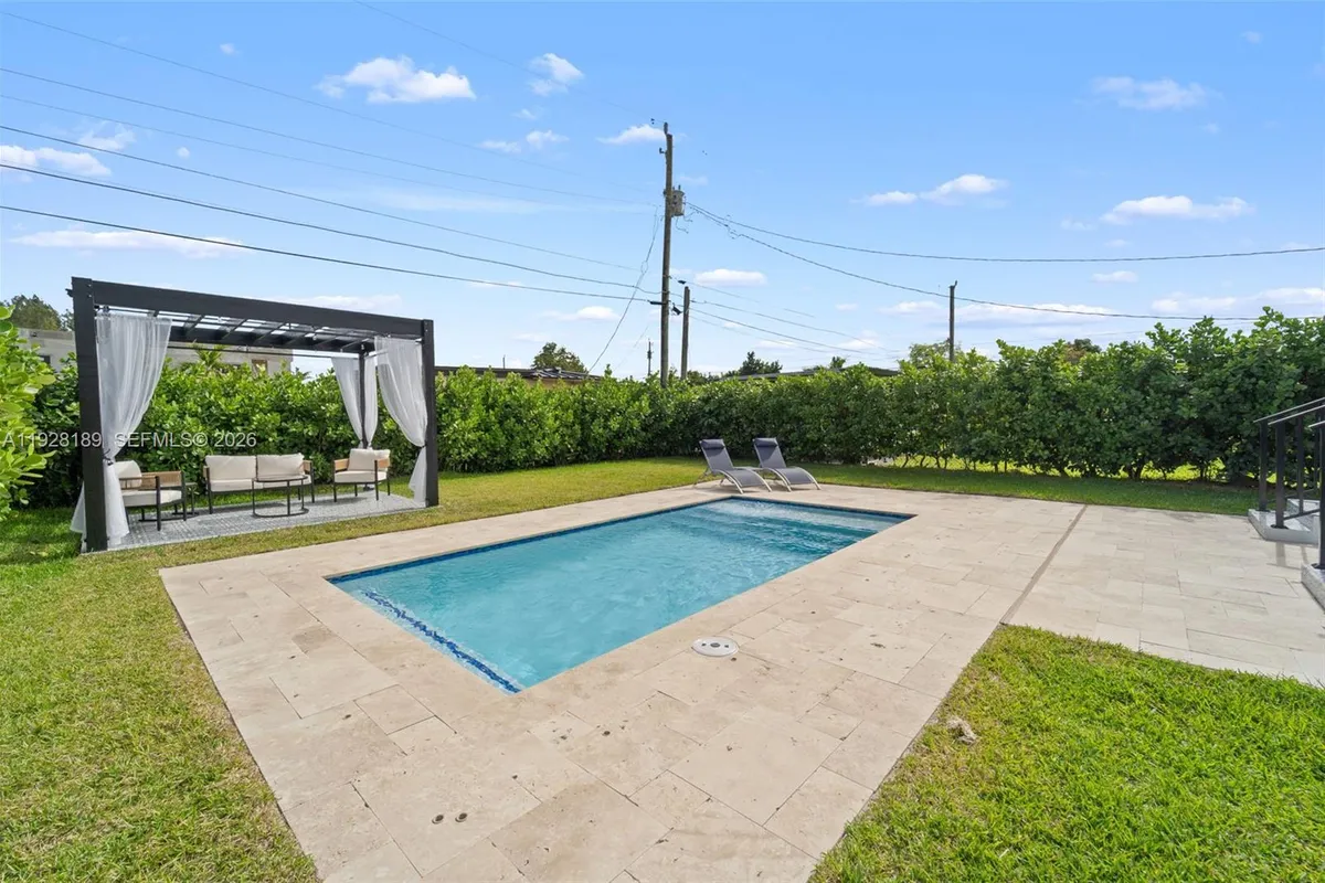 2735 SW 65th Ave, Miami FL 33155