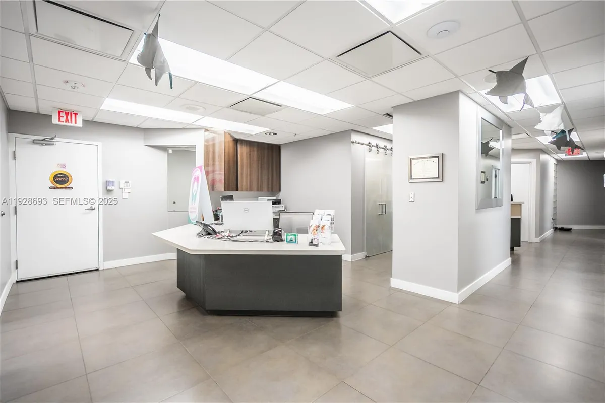 7600 S Red Rd, South Miami FL 33143