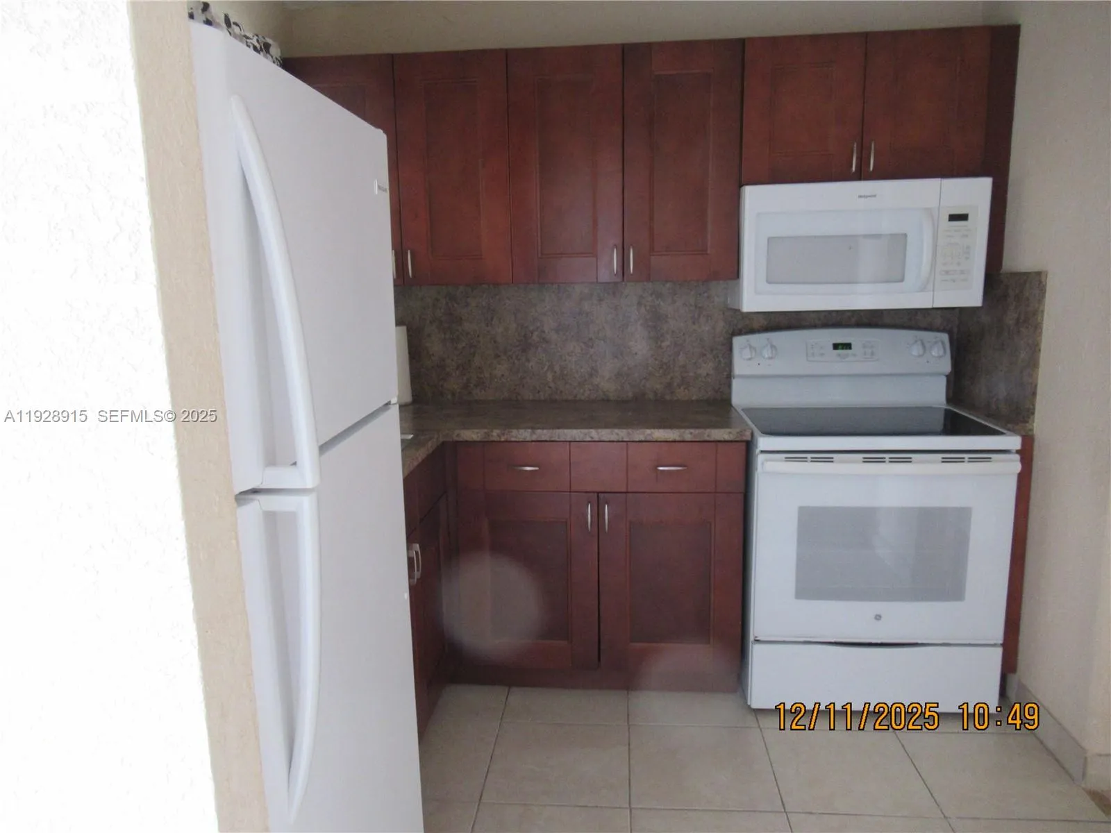 8285 Sunrise Lakes Blvd # 208, Sunrise FL 33322