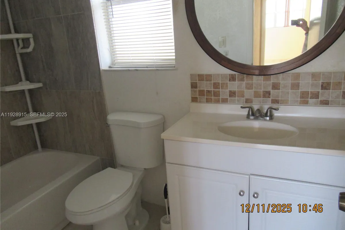 8285 Sunrise Lakes Blvd # 208, Sunrise FL 33322