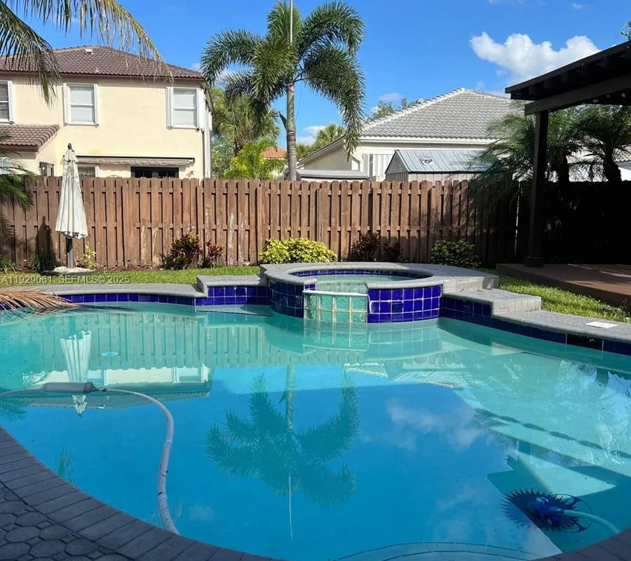 574 NW 159th Ave, Pembroke Pines FL 33028
