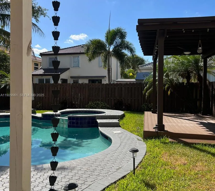 574 NW 159th Ave, Pembroke Pines FL 33028