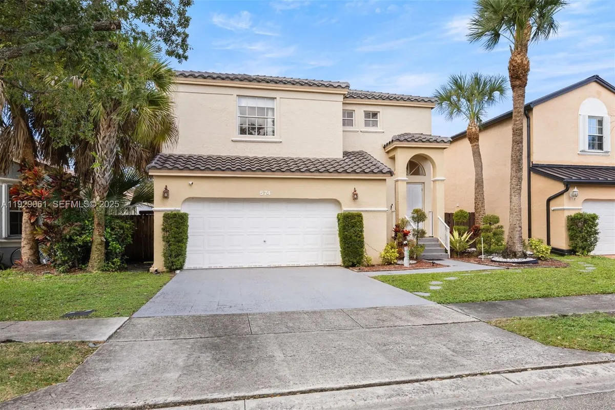 574 NW 159th Ave, Pembroke Pines FL 33028