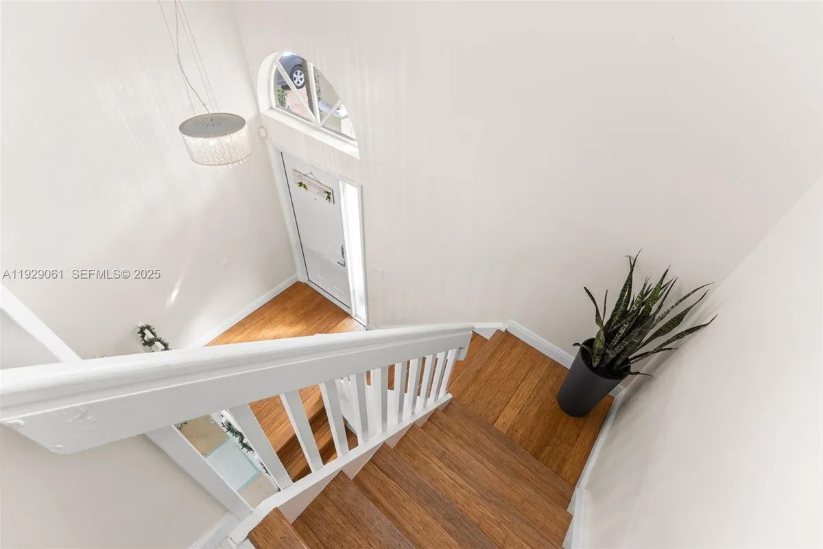 574 NW 159th Ave, Pembroke Pines FL 33028