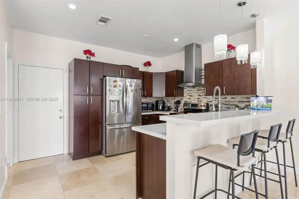 574 NW 159th Ave, Pembroke Pines FL 33028