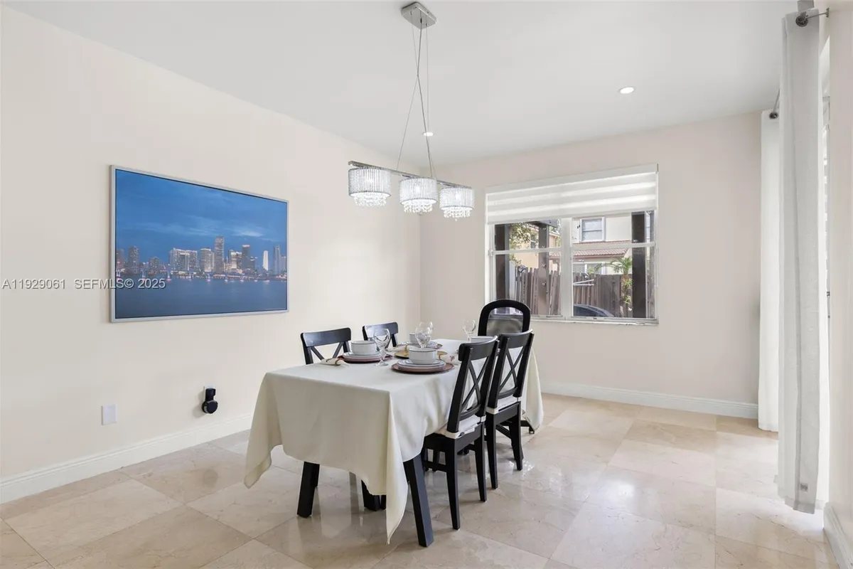 574 NW 159th Ave, Pembroke Pines FL 33028