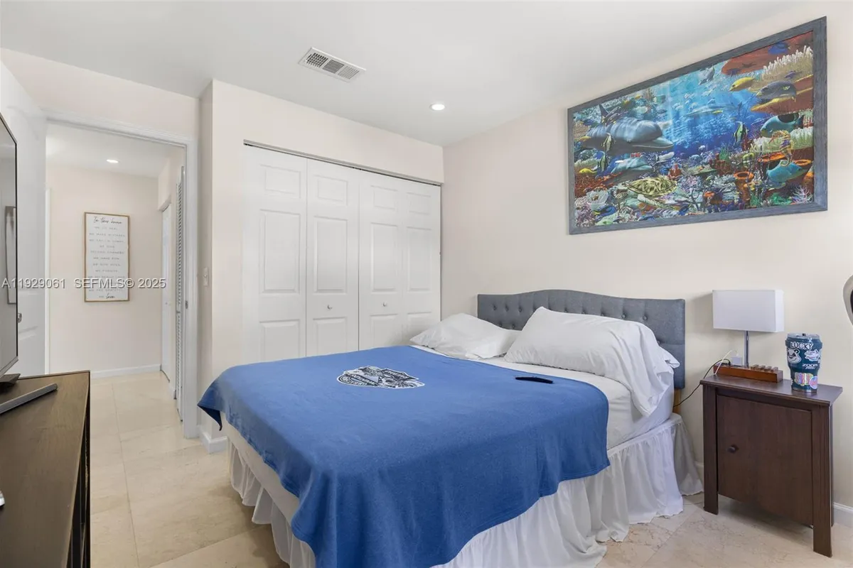 574 NW 159th Ave, Pembroke Pines FL 33028