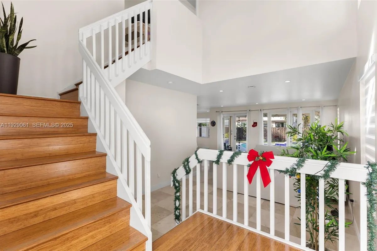 574 NW 159th Ave, Pembroke Pines FL 33028