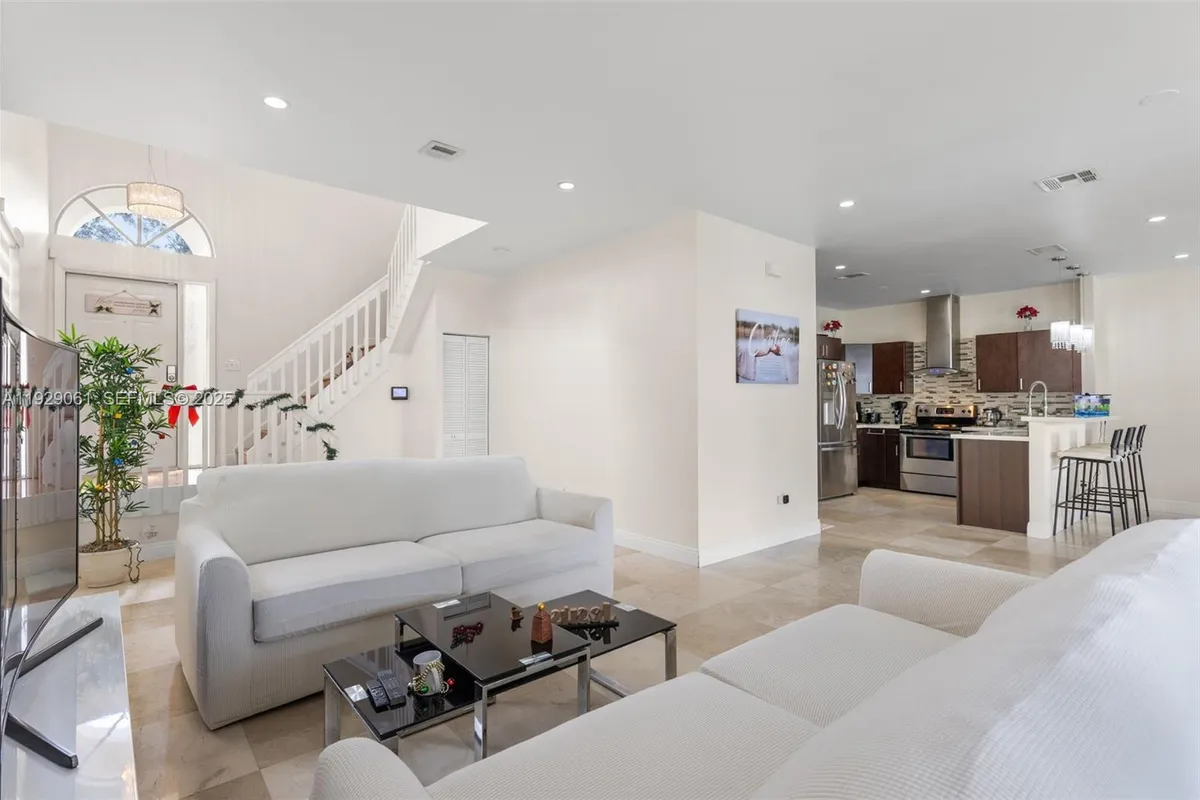 574 NW 159th Ave, Pembroke Pines FL 33028