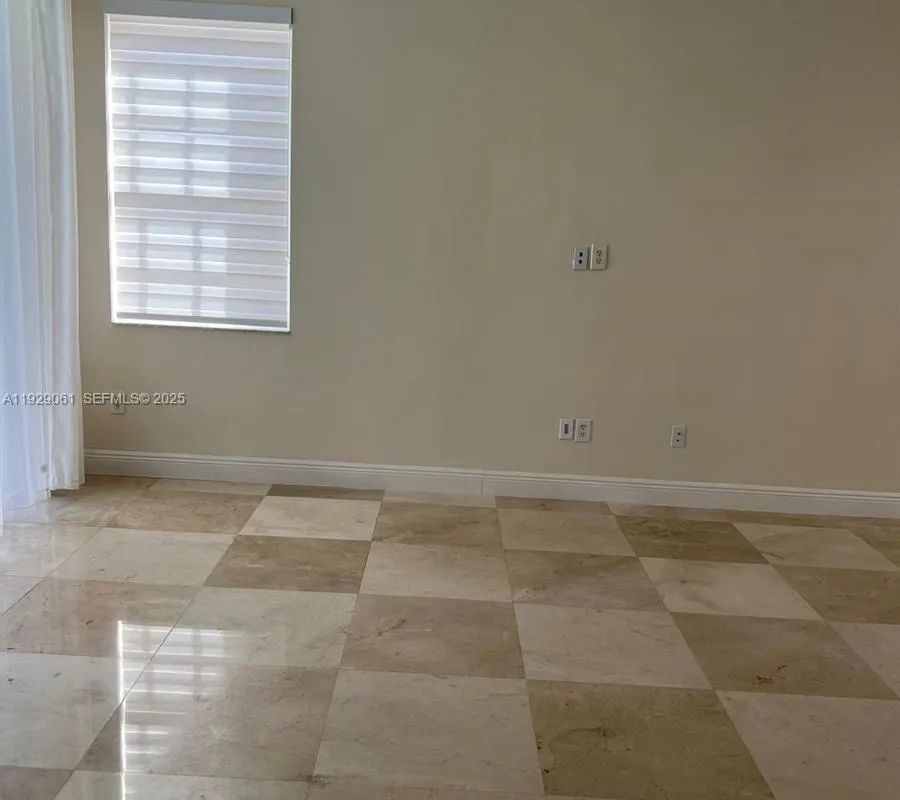 574 NW 159th Ave, Pembroke Pines FL 33028