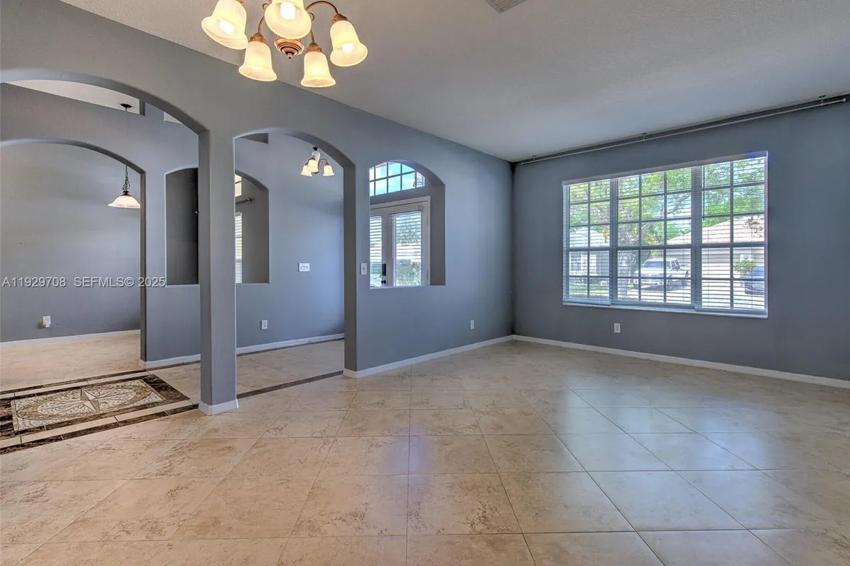 10907 AUSTRALIAN PINE DR, Riverview FL 33579