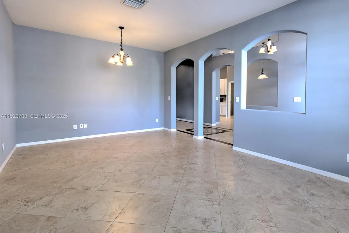 10907 AUSTRALIAN PINE DR, Riverview FL 33579