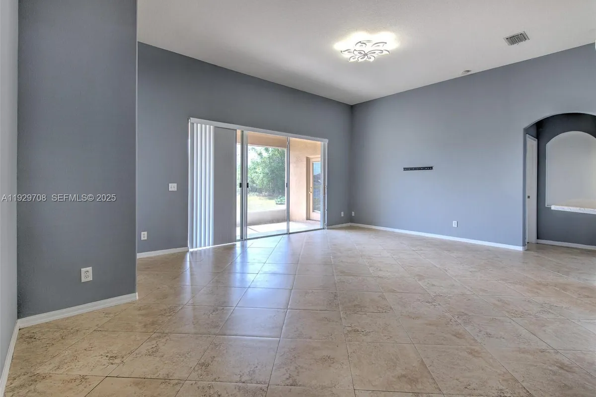 10907 AUSTRALIAN PINE DR, Riverview FL 33579