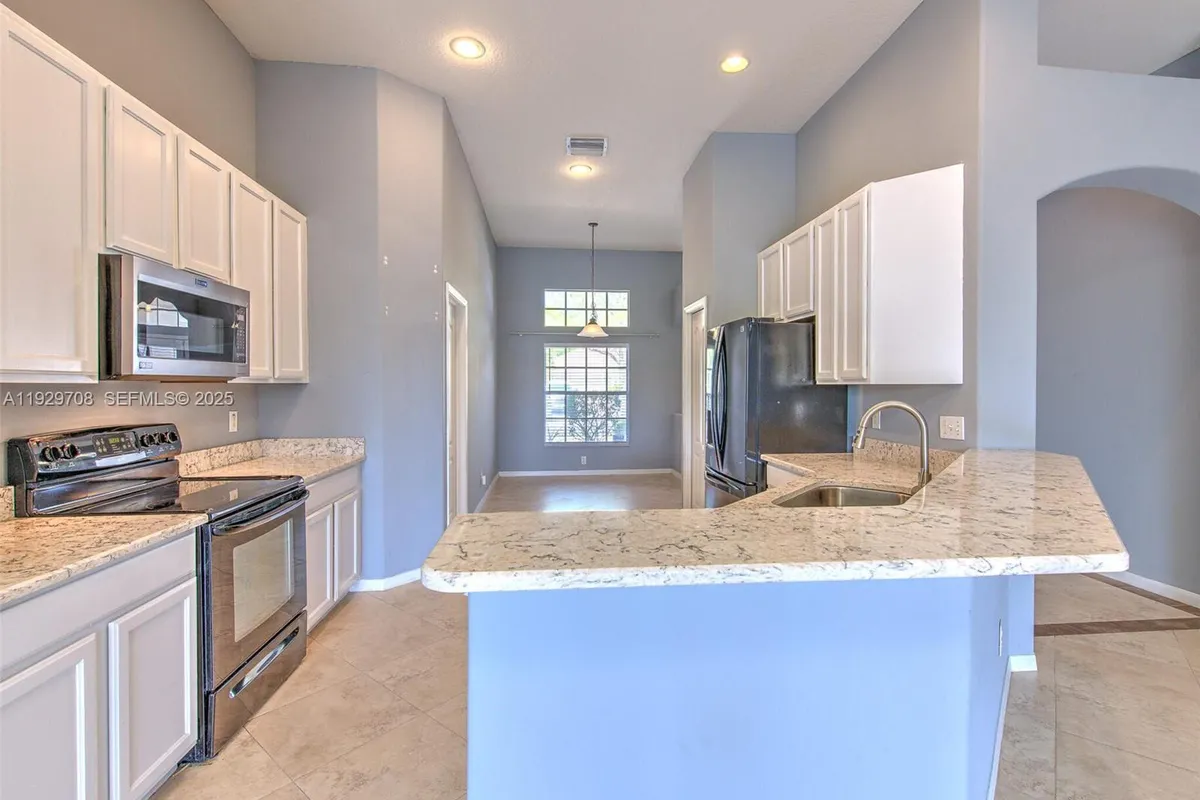 10907 AUSTRALIAN PINE DR, Riverview FL 33579