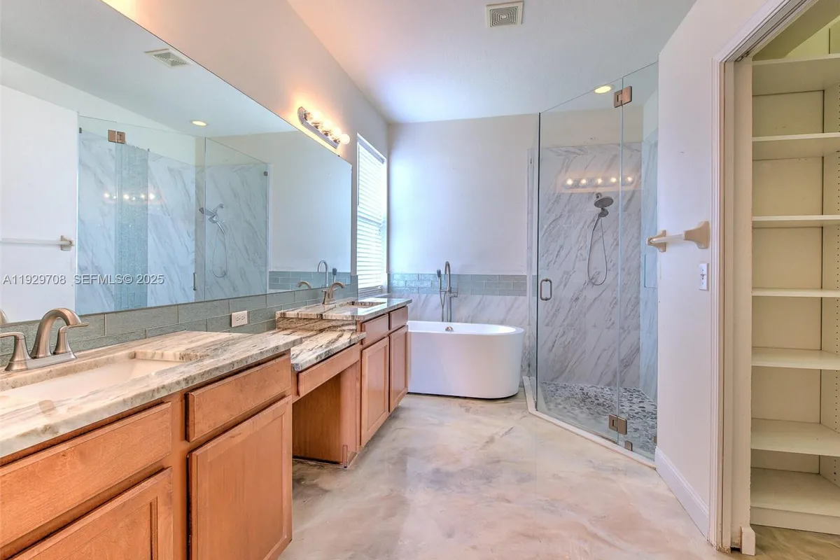 10907 AUSTRALIAN PINE DR, Riverview FL 33579