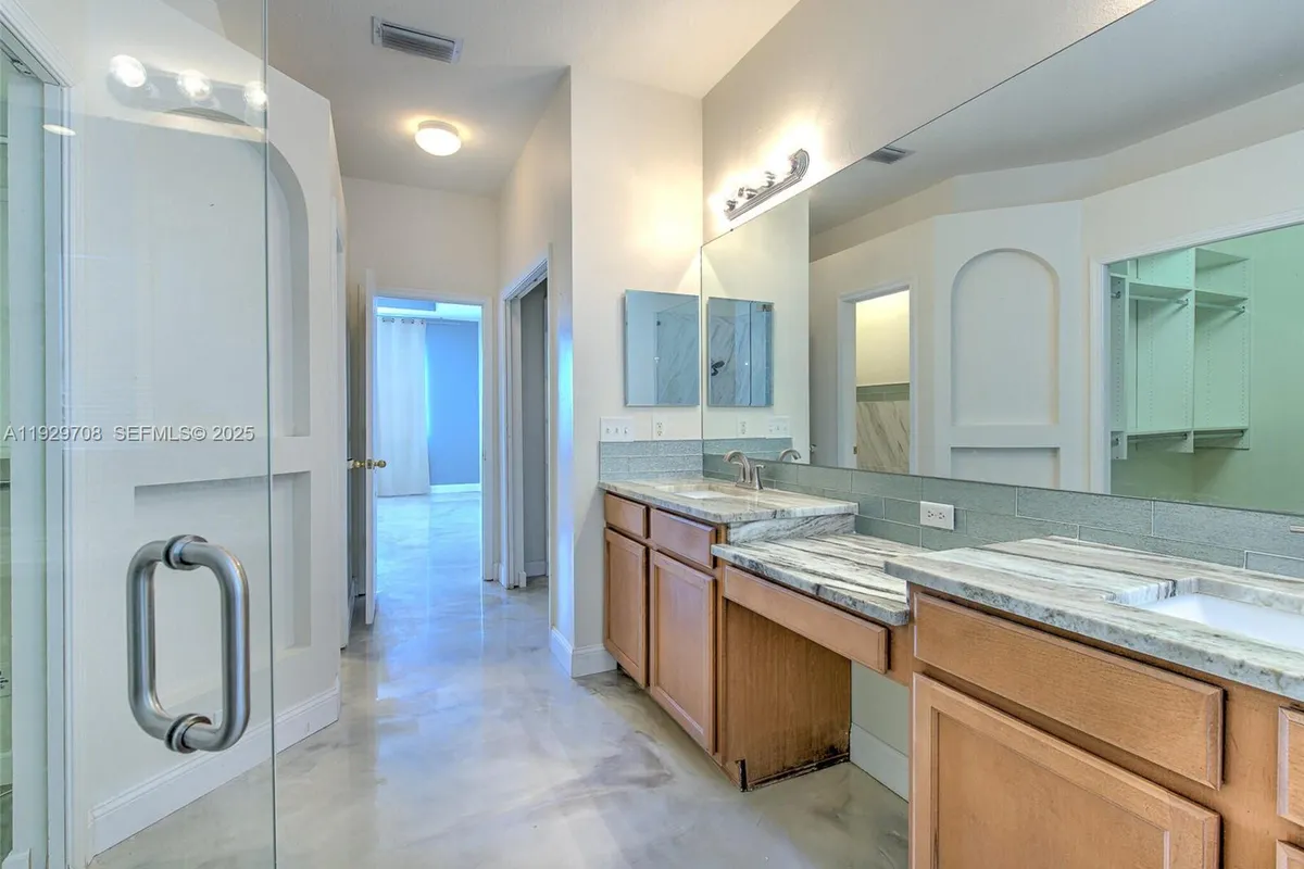 10907 AUSTRALIAN PINE DR, Riverview FL 33579