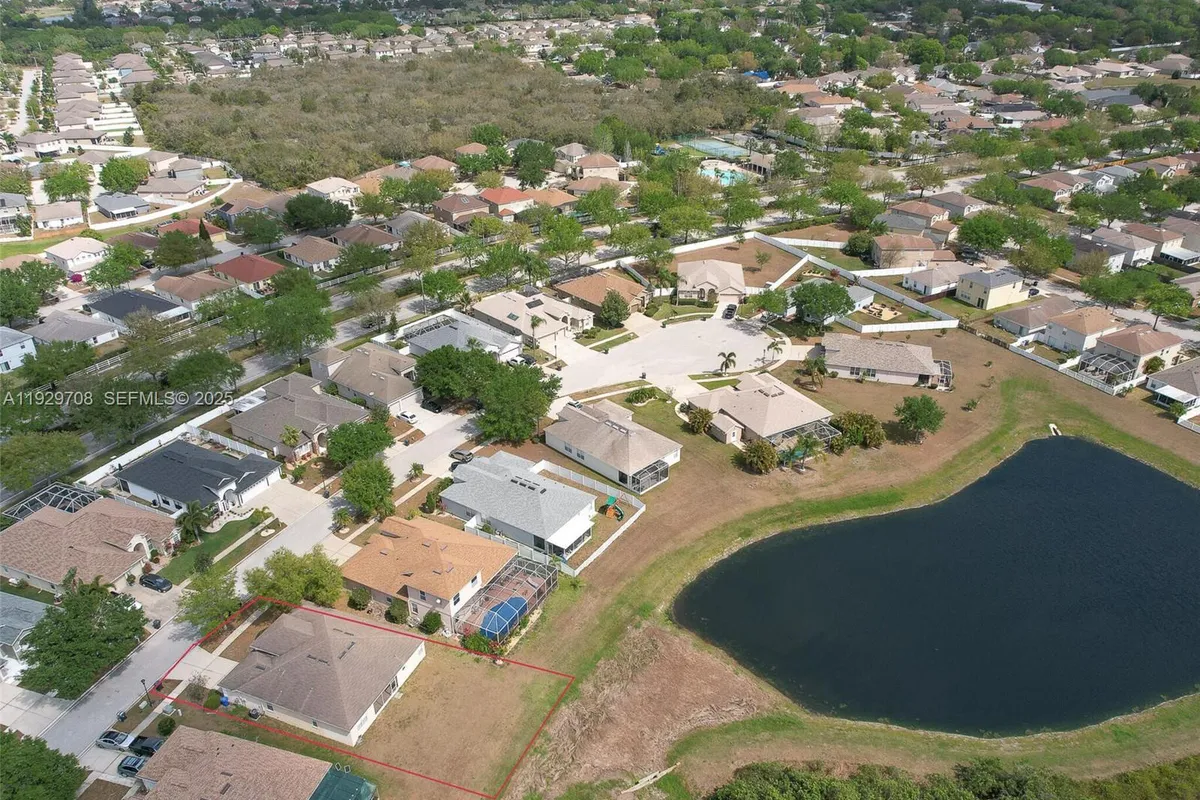 10907 AUSTRALIAN PINE DR, Riverview FL 33579