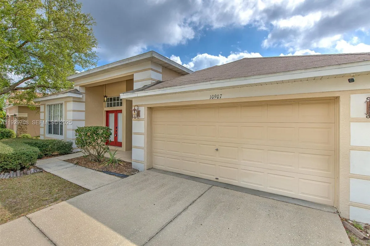 10907 AUSTRALIAN PINE DR, Riverview FL 33579