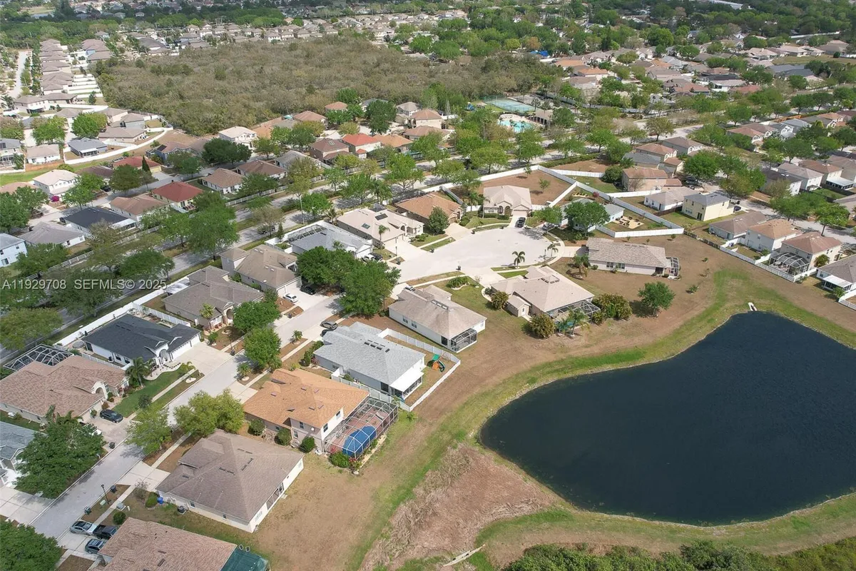 10907 AUSTRALIAN PINE DR, Riverview FL 33579