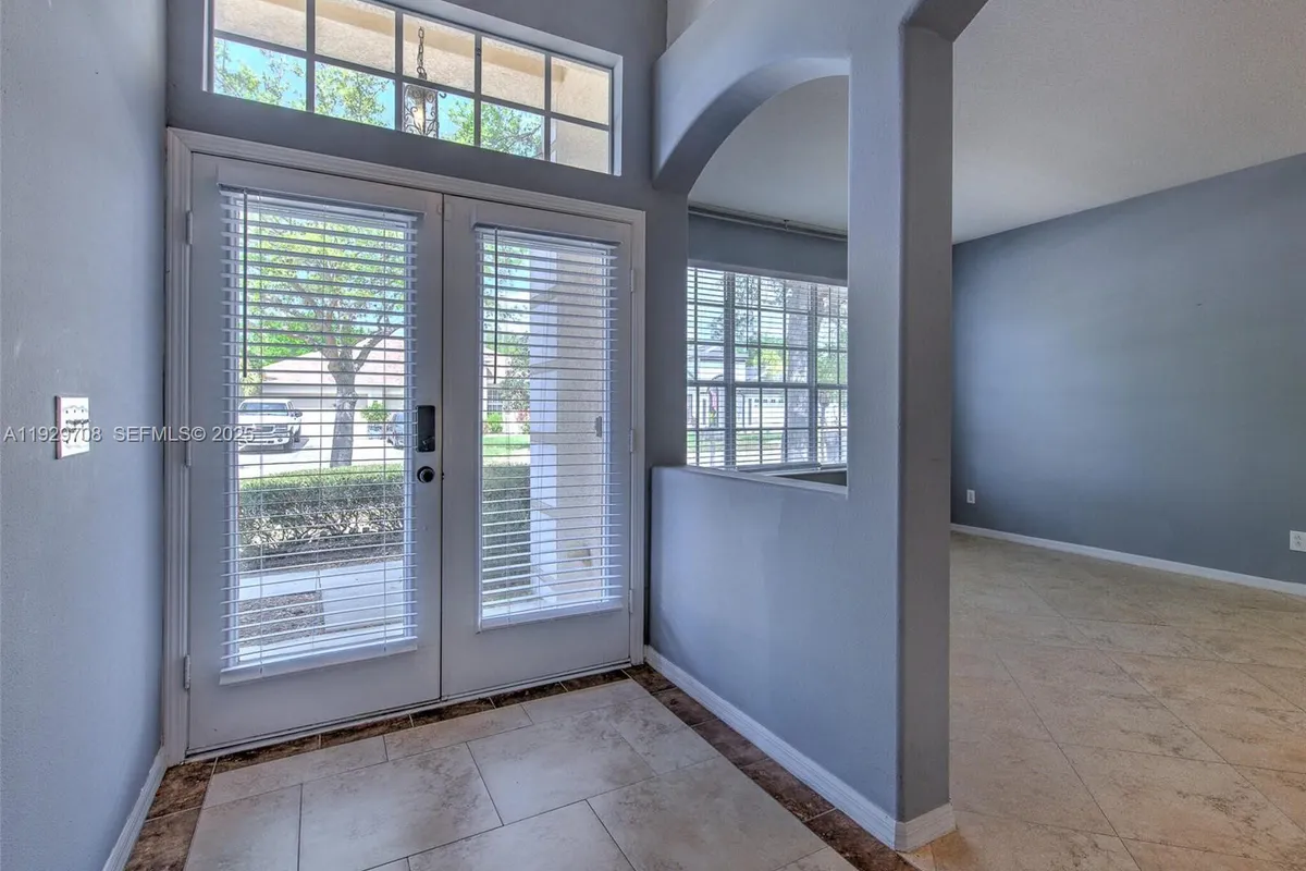 10907 AUSTRALIAN PINE DR, Riverview FL 33579