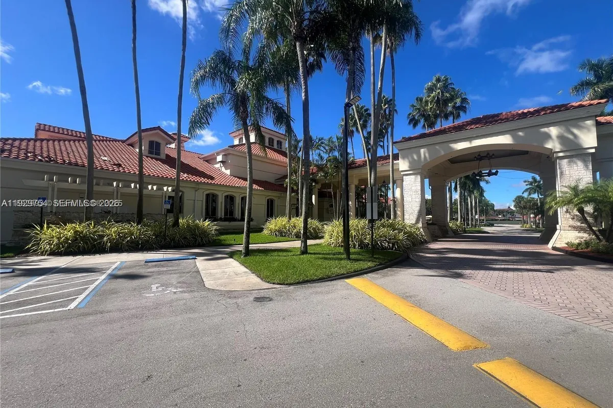 4710 NW 102nd Ave # 22, Doral FL 33178
