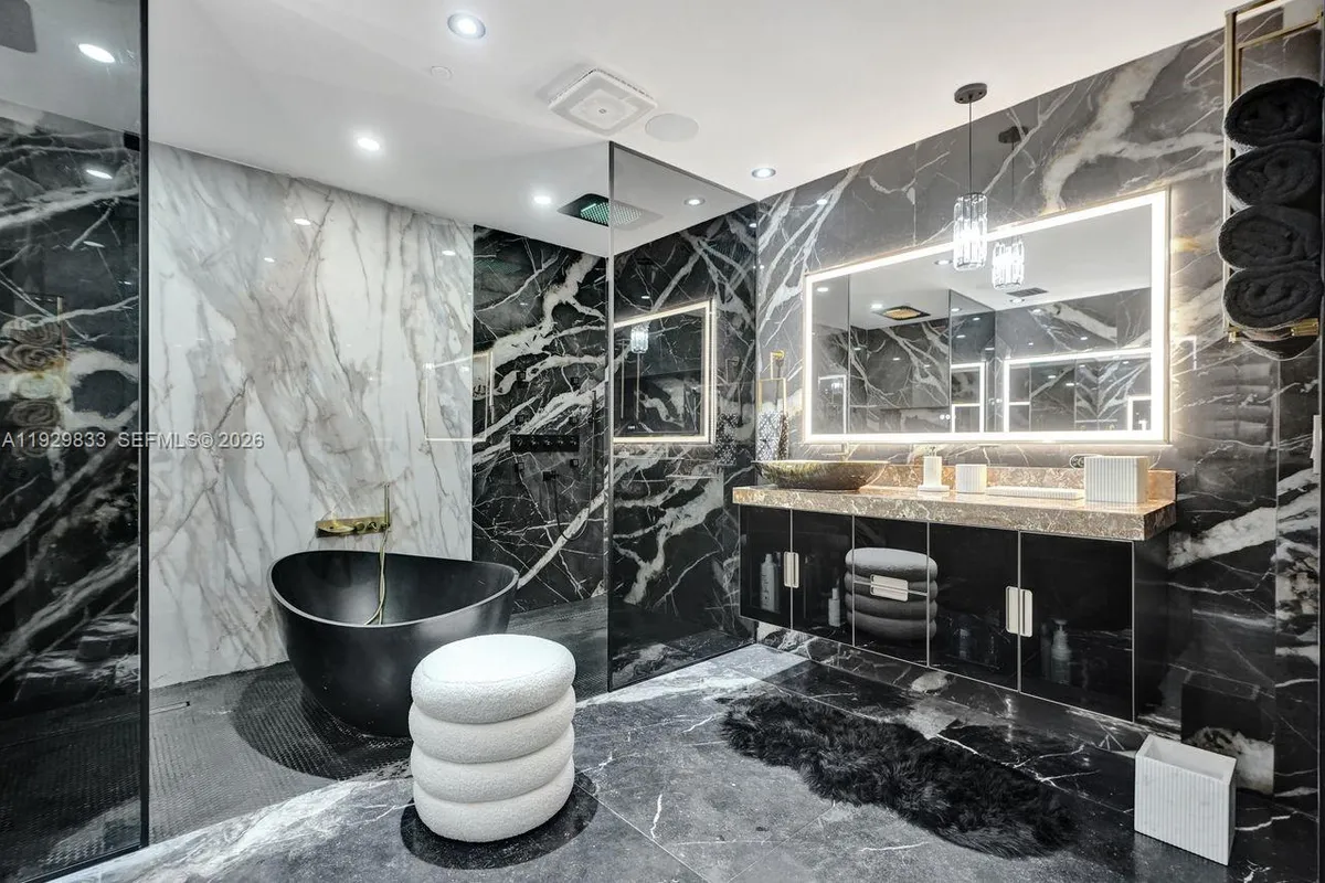 3300 NE 188th St # 210, Aventura FL 33180