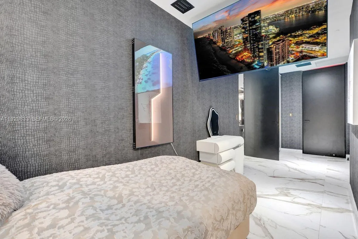 3300 NE 188th St # 210, Aventura FL 33180