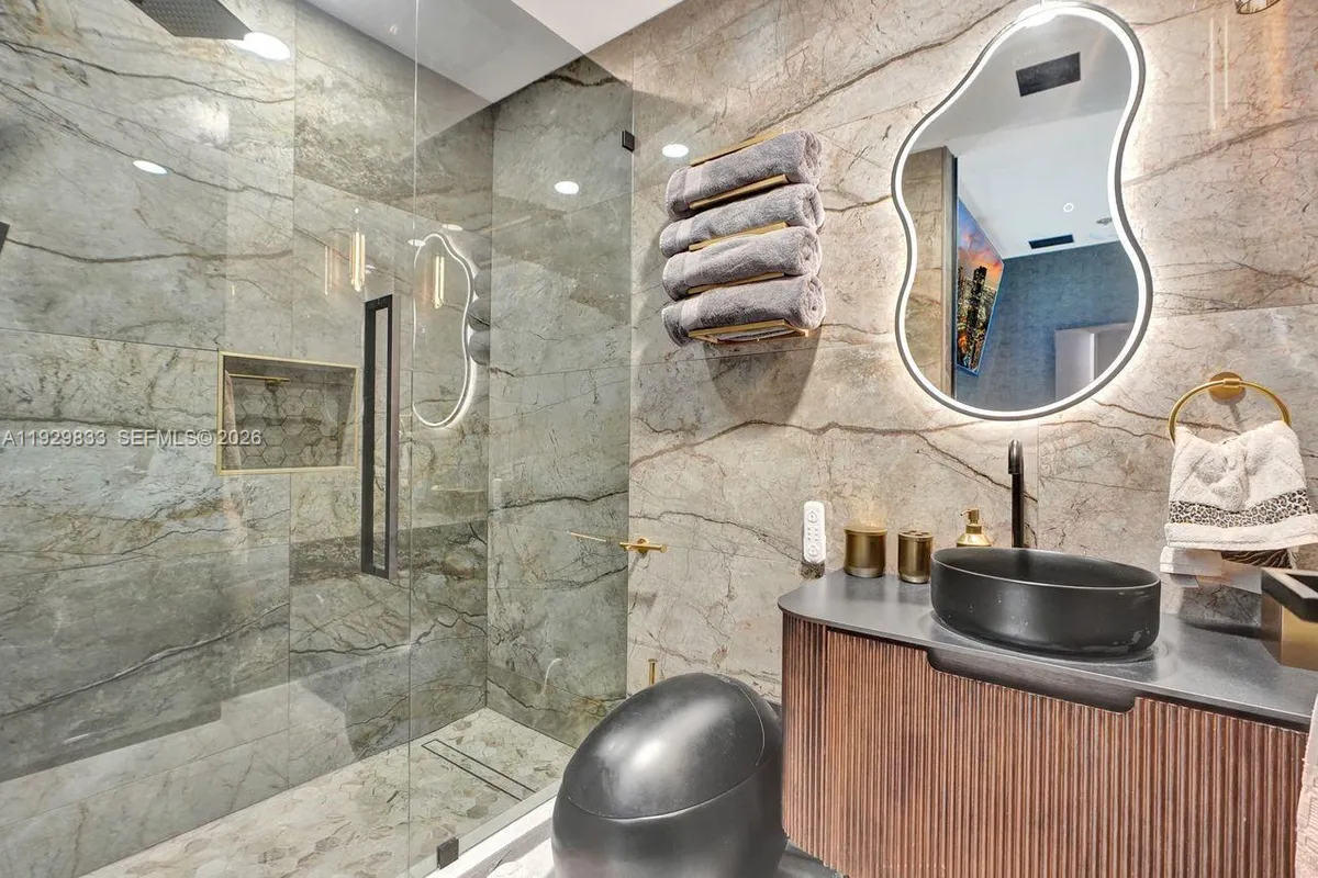 3300 NE 188th St # 210, Aventura FL 33180