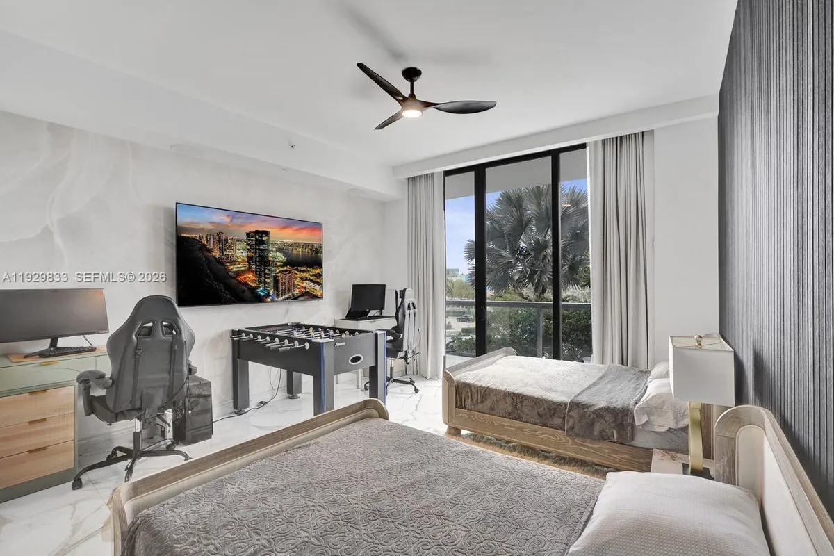 3300 NE 188th St # 210, Aventura FL 33180