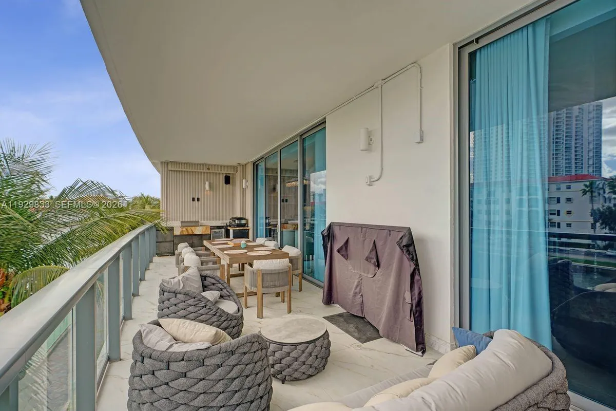 3300 NE 188th St # 210, Aventura FL 33180