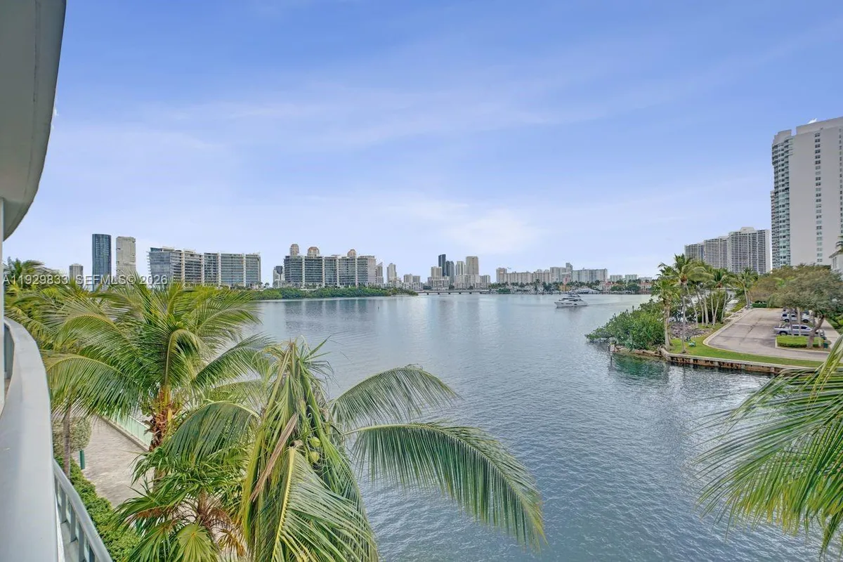 3300 NE 188th St # 210, Aventura FL 33180