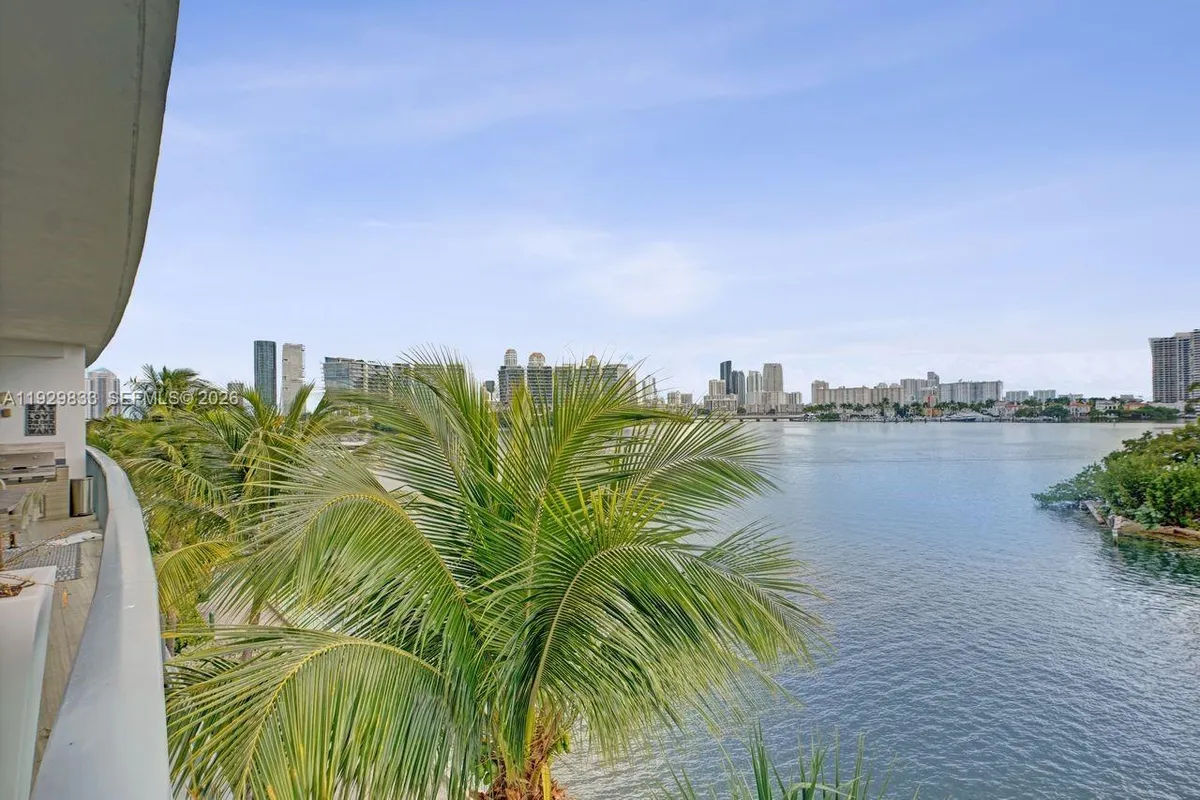 3300 NE 188th St # 210, Aventura FL 33180