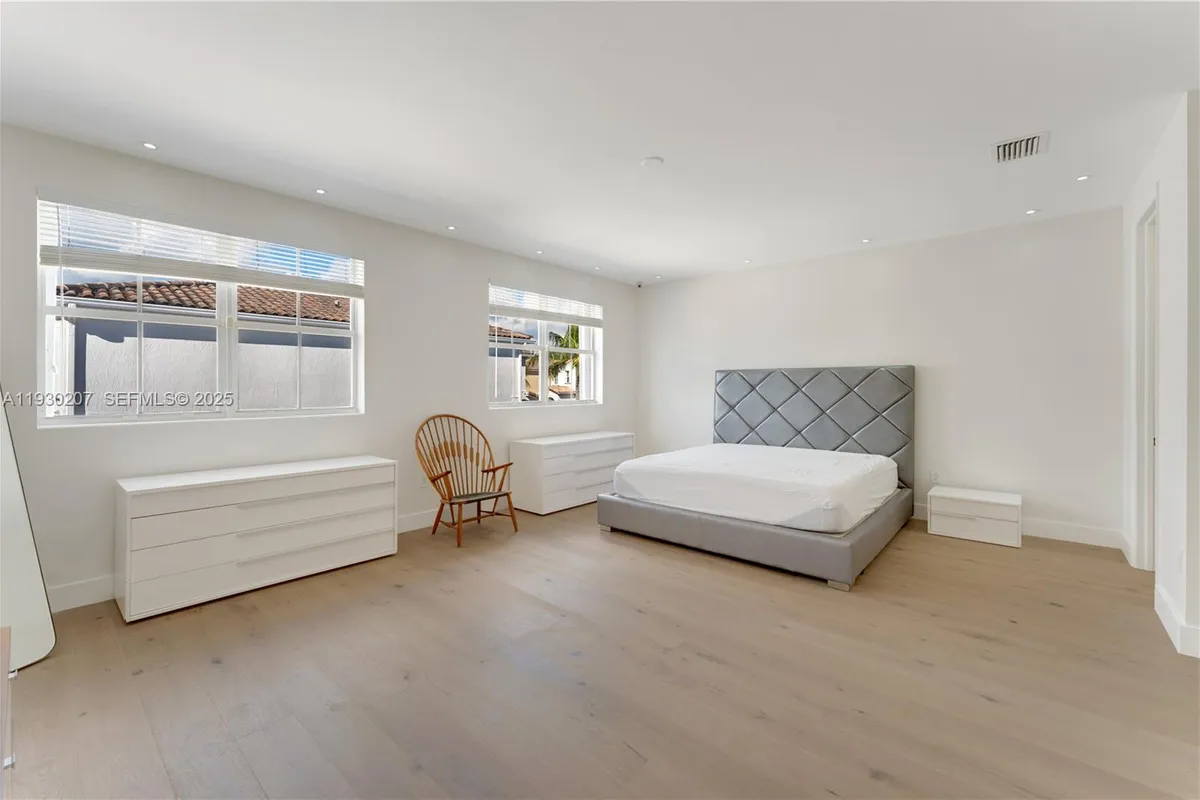 21156 NE 33rd Ave, Aventura FL 33180