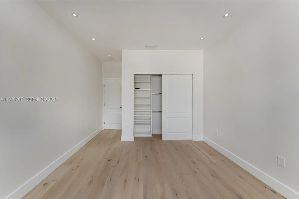 21156 NE 33rd Ave, Aventura FL 33180