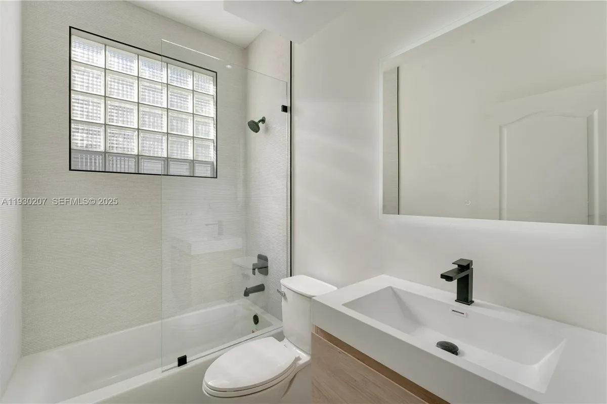 21156 NE 33rd Ave, Aventura FL 33180