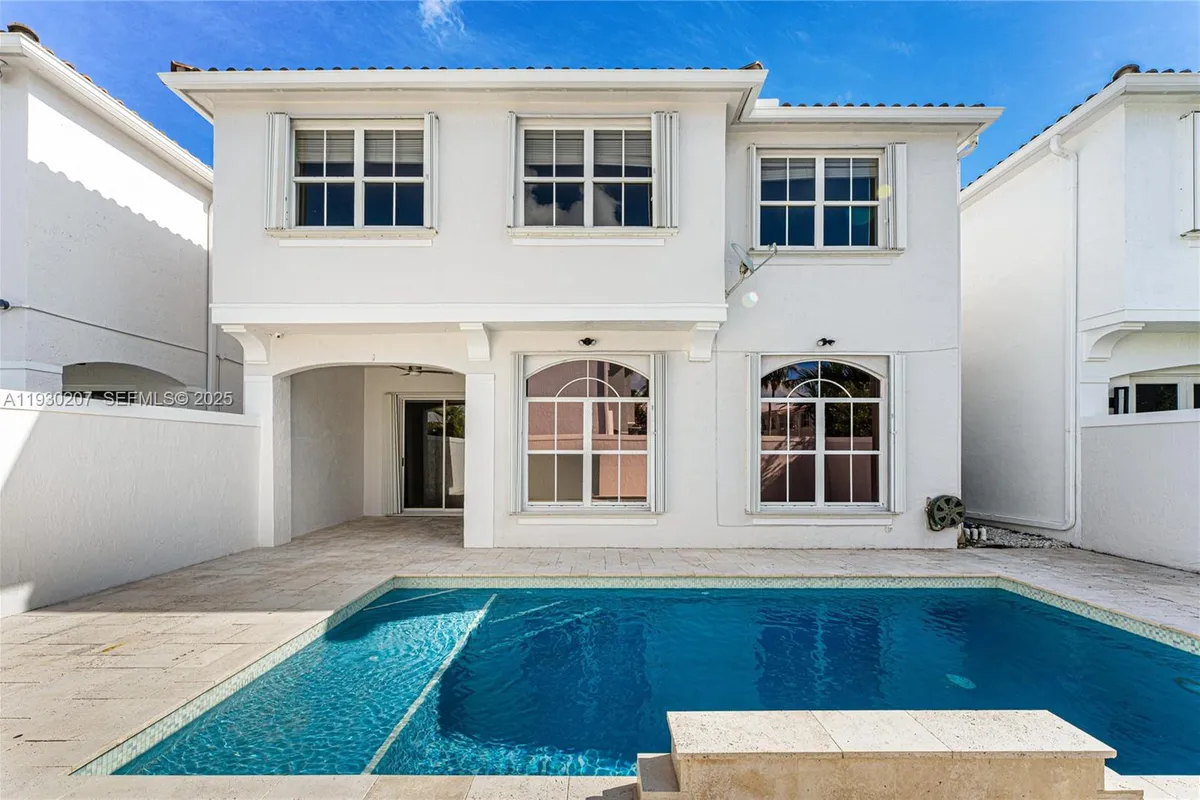 21156 NE 33rd Ave, Aventura FL 33180