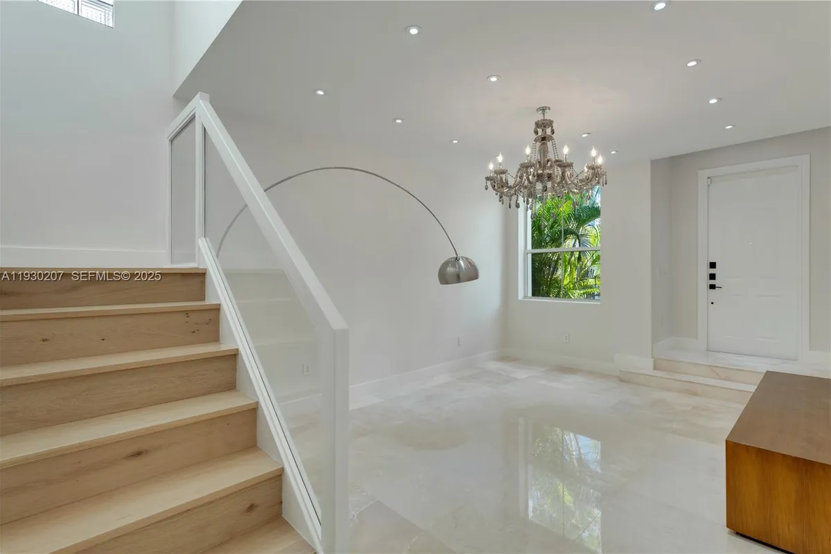 21156 NE 33rd Ave, Aventura FL 33180