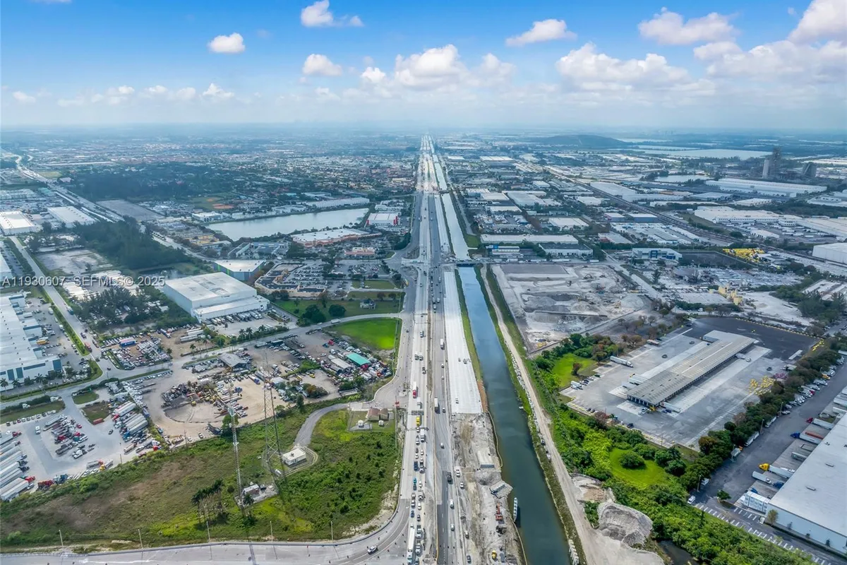 13800 NW 112th Ave, Hialeah Gardens FL 33018