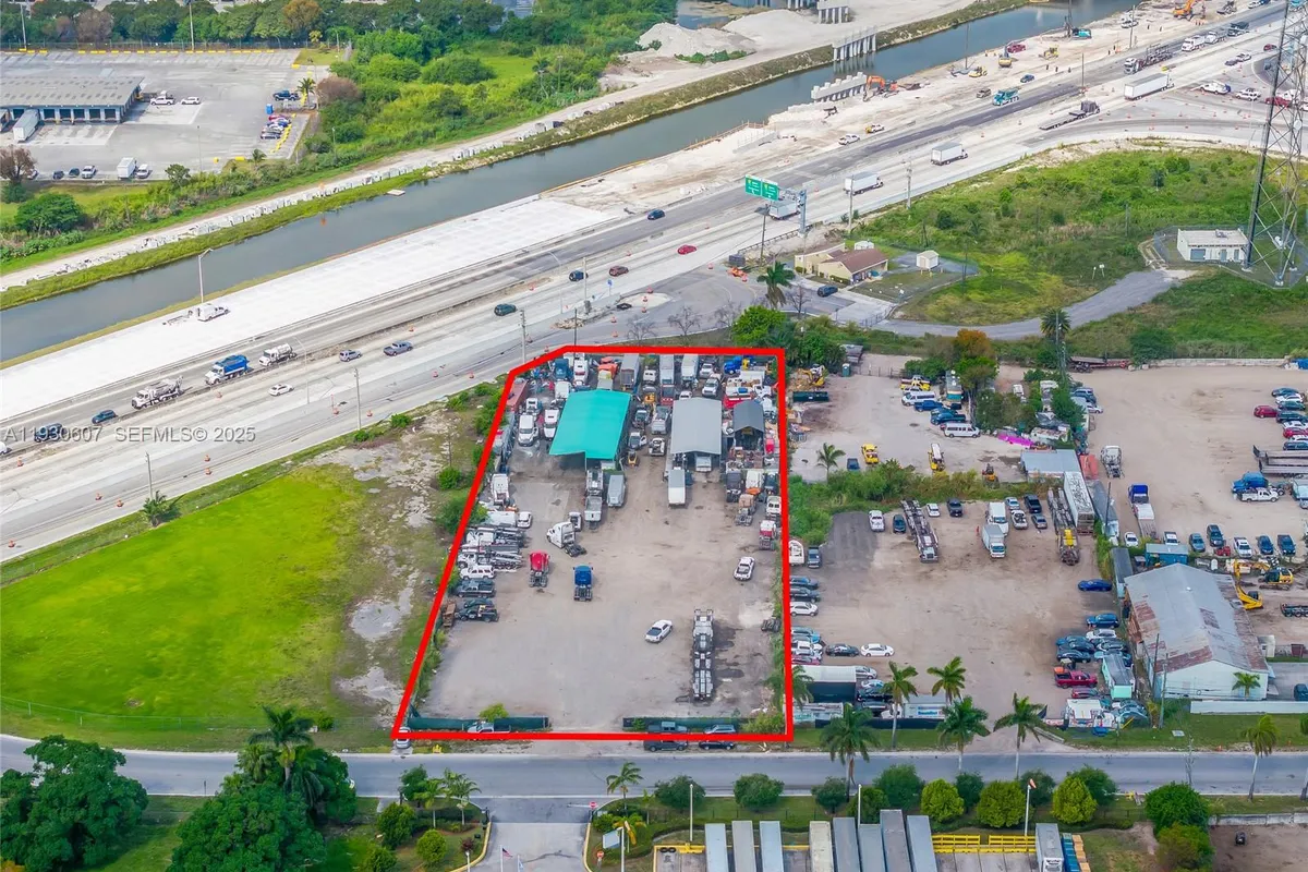 13800 NW 112th Ave, Hialeah Gardens FL 33018