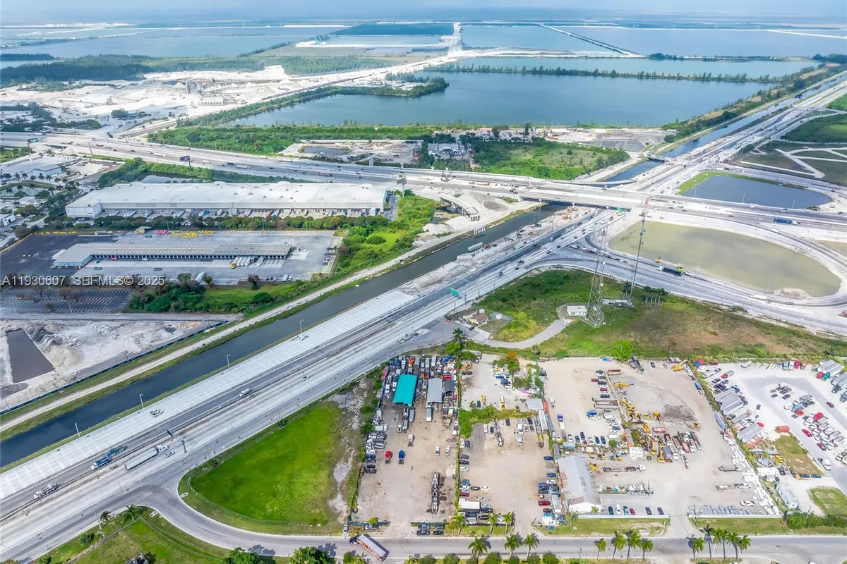 13800 NW 112th Ave, Hialeah Gardens FL 33018