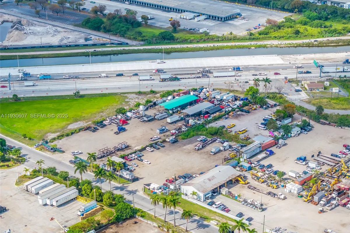 13800 NW 112th Ave, Hialeah Gardens FL 33018